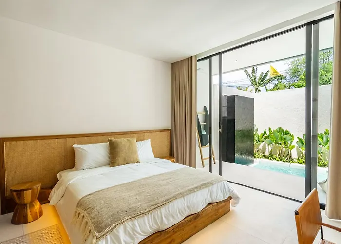 Villa Nina Complex *