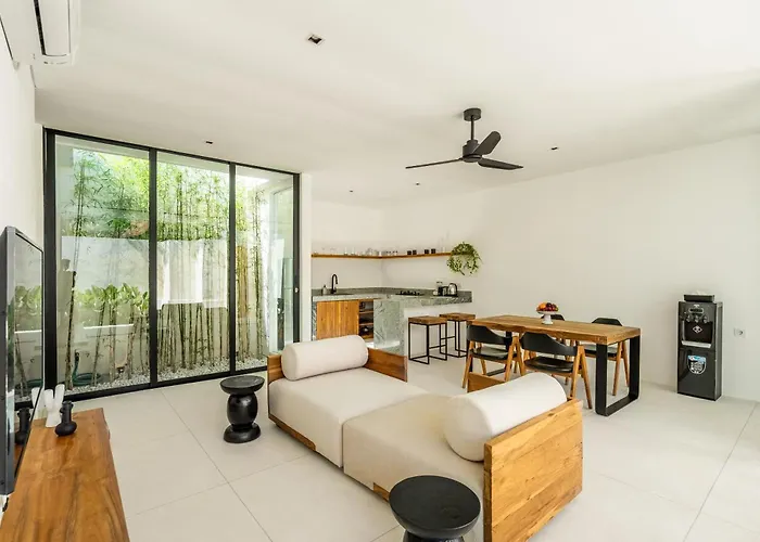 Villa Nina Complex *